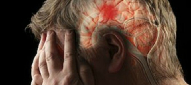 Reduce el riesgo de un derrame cerebral o accidentes cerebrovasculares.